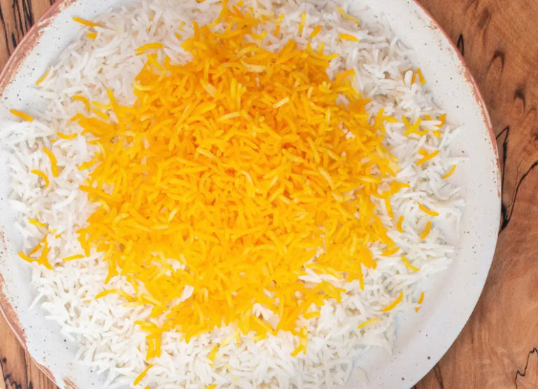 Serving suggestion. Colour and texture depend on rice variety and preparation.