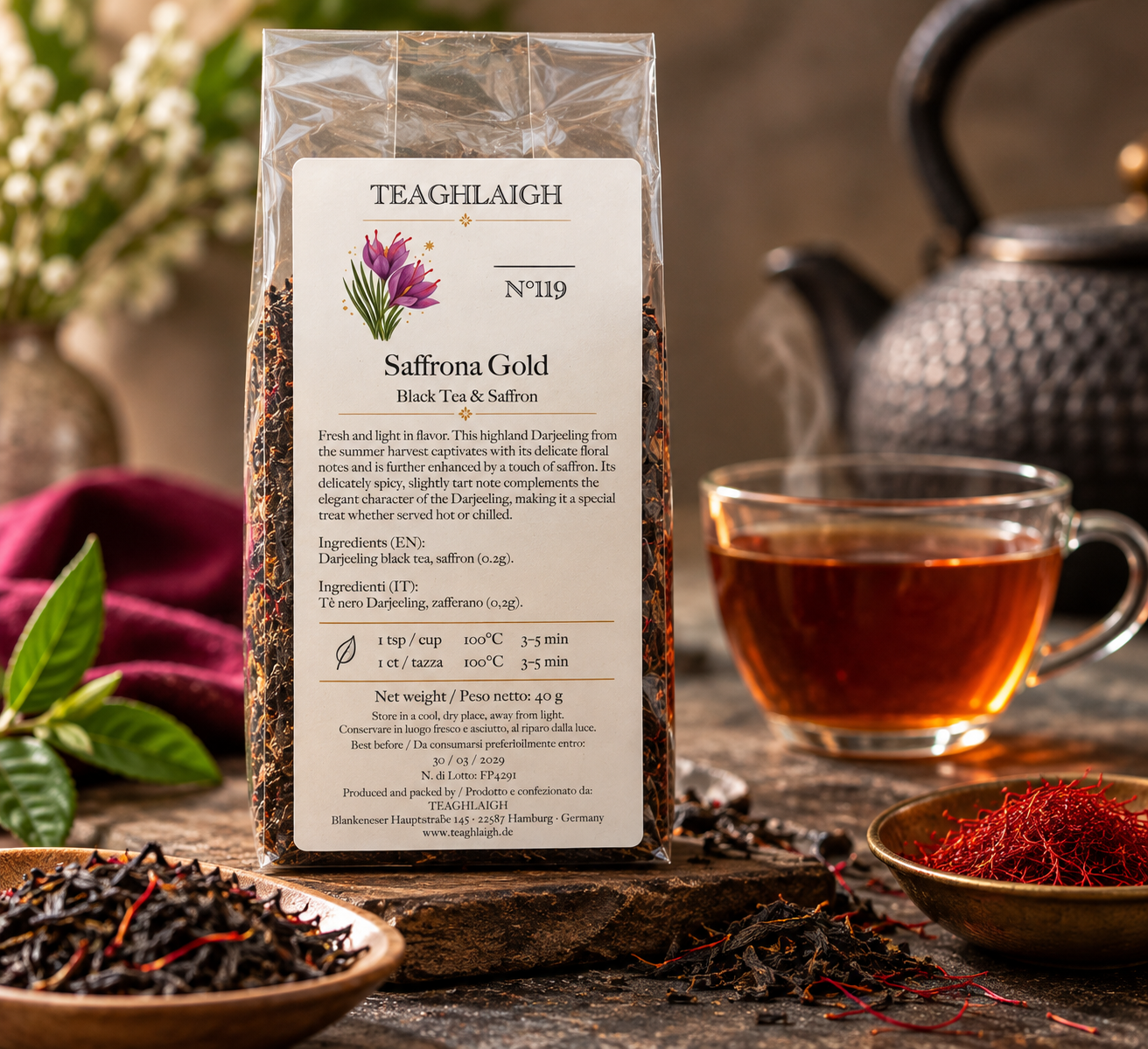 darjeeling-mit-safran-saffrona-golden-40g.png Saffrona Golden Darjeeling mit Safran – 40-g-Packung mit Teetasse und Safranfäden